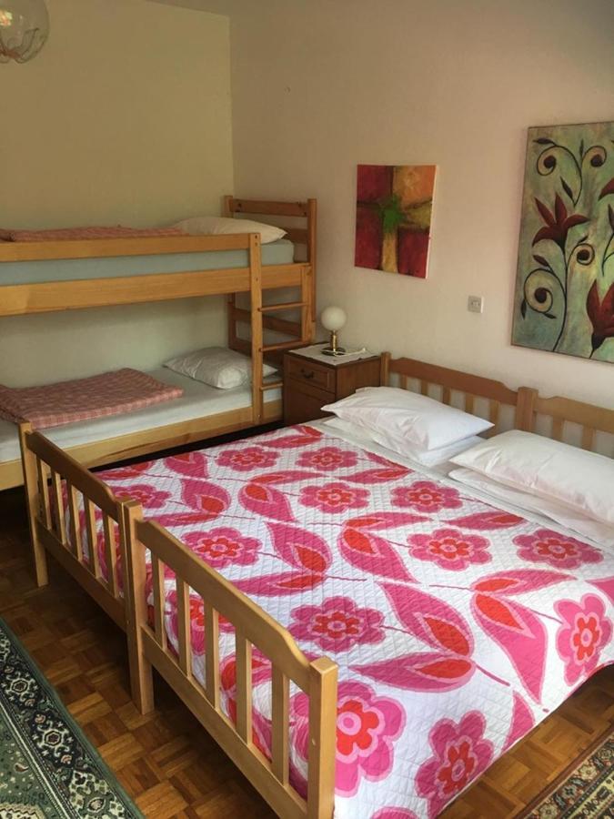 Hostel-Sezanalokev B&B Buitenkant foto