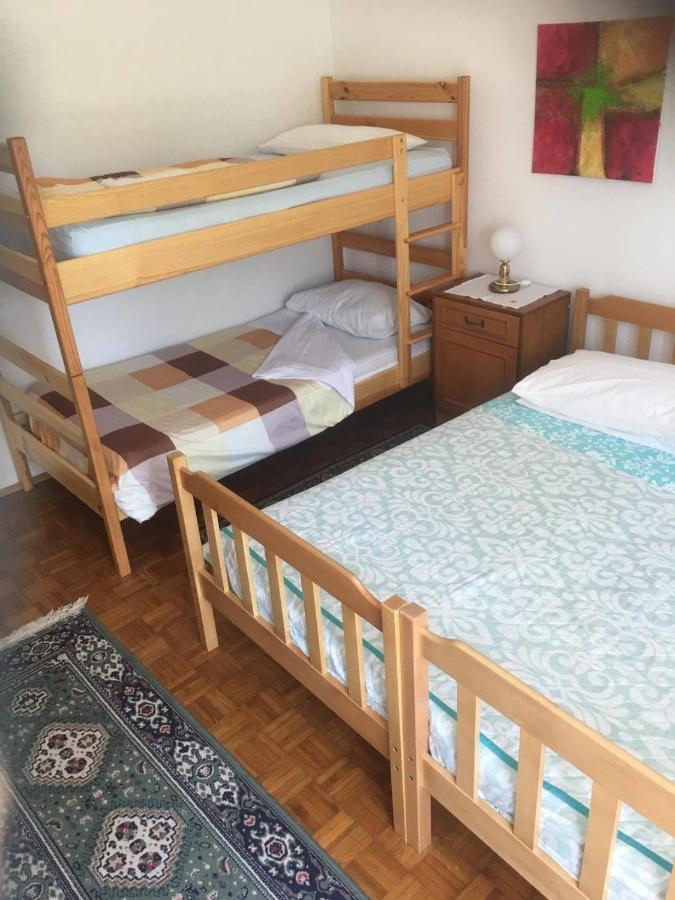 Hostel-Sezanalokev B&B Buitenkant foto